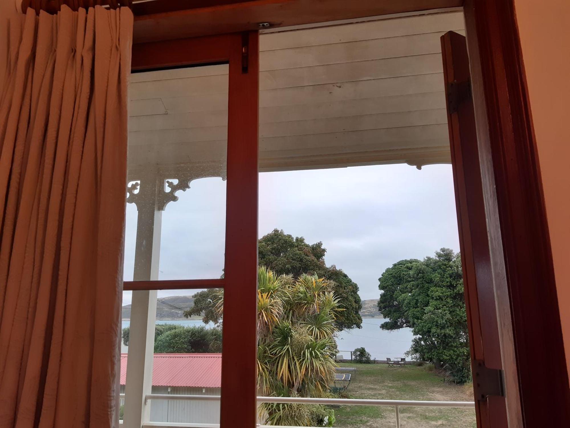 Brony'S Beachfront-Short And Long Term Stays Porirua Exterior foto