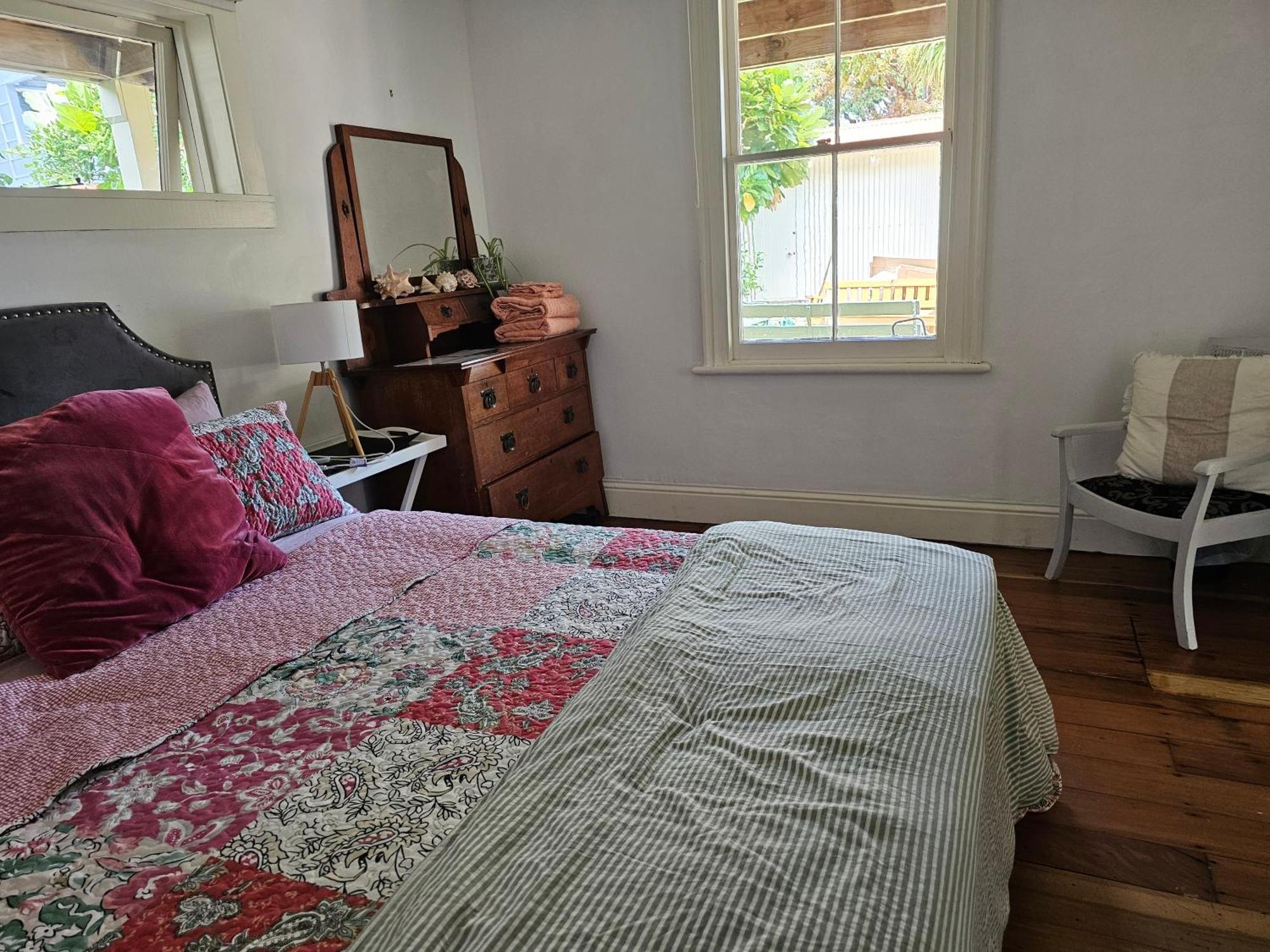 Brony'S Beachfront-Short And Long Term Stays Porirua Zimmer foto